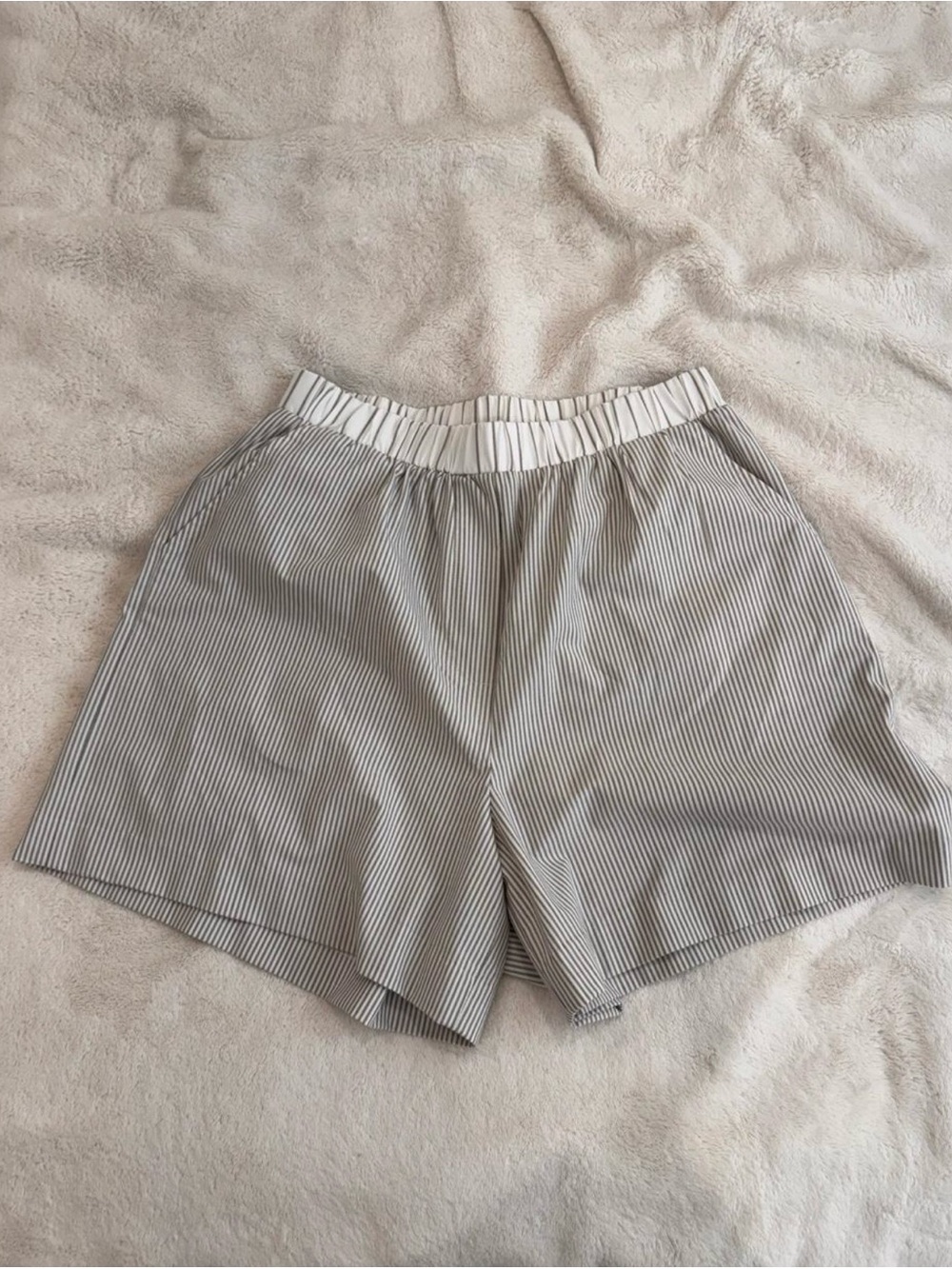 Kenneth Cole Women's Pinstripe Elastic-Waist Shorts - Gray & White